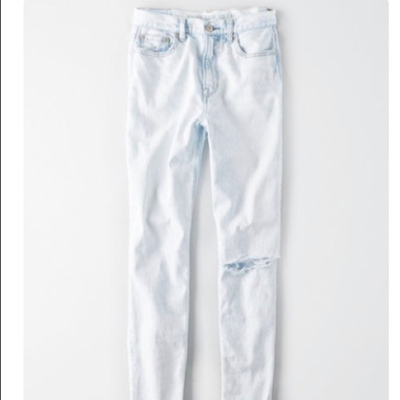Light Wash American Eagle Distressed Mom Jean - Picture 1 of 12